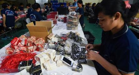 美國開始收割越南經濟黑洞，外媒警示 越南經濟或成下一個犧牲品
